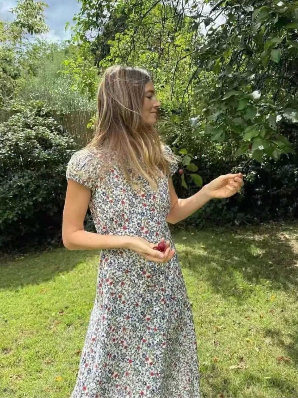 Doen Rhodia Floral Cap-Sleeve Midi Dress in Multi-Color